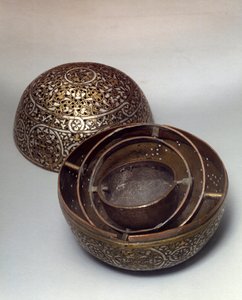 Orientalische Kunst: Burle-Parfüm oder Handwärmer aus Syrien