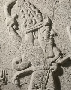 König Sulumeli gießt ein Trankopfer mit einem Gott (Detail) von Syrian Syrian