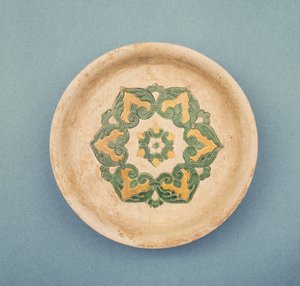 Chinesische Opferschale, mit eingravierten Linien, um das Auslaufen der Farbe zu verhindern, Tang-Dynastie, 618-906