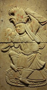 Terrakotta-Stele mit Tänzerin, Tang-Dynastie (618-907), entdeckt in der Provinz Shaanxi, Stelenwald-Museum in Xian. Fotografie, Leonard de Selva, China, 2006.
