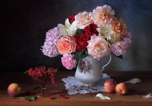 Üppiges Blumen Stillleben