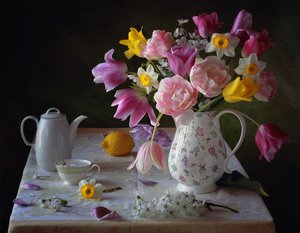 Frühlingsblumenstillleben