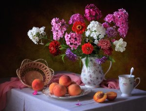 Sommerblumen und Pfirsiche von Tatyana Skorokhod