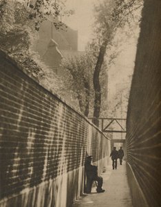 In Lansdowne Passage, wo einst ein Straßenräuber um sein Leben galoppierte, um 1935 von Taylor