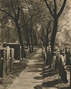 Auf dem verlassenen Friedhof der Dissenter in Bunhill Fields, ca. 1935