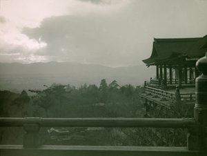 Kiyomizu-dera Tempel in Kyoto, um 1900 - 1915 von Teijiro Takagi