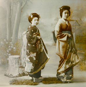 Porträt von zwei jungen Geishas, um 1900 - 1915