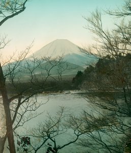 Blick auf den Berg Fuji vom Shoji-See, um 1900 - 1915 von Teijiro Takagi