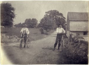 Samuel Murray und Benjamin Eakins auf Fahrrädern, ca. 1895-1899 von Thomas Eakins