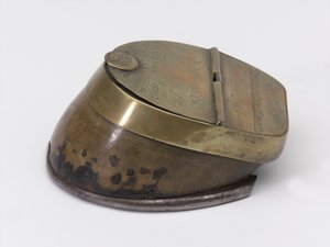 Tintenfass aus dem Huf eines Pferdes, gehörend zu Captain William Tyrwhitt Drake, Royal Horse Guards, ca. 1829 von Thomas Lee