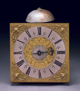 Quadratisches Zifferblatt einer Charles II Dreißig-Stunden-Standuhr, ca. 1680