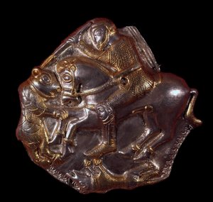 Thrakische Zivilisation: Gold-Silber-Leuchter, der einen Reiter zeigt, der von einem Bären angegriffen wird von Thracian Thracian