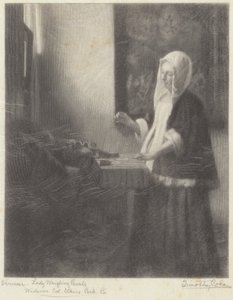 Frau, die Perlen wiegt