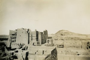 Kloster St. Simeon während seiner Restaurierung, Assuan, Ägypten, Fotografie von Ugo Monneret de Villard