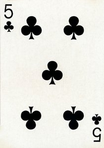 5 der Klubs aus einem Kartenspiel von Goodall & Son Ltd., ca. 1940