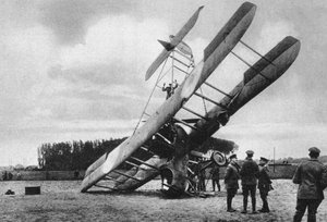 Ein britischer Vickers Vimy-Doppeldecker, abgestürzt südwestlich von Lille, Frankreich, Erster Weltkrieg, 1917 von Unbekannt