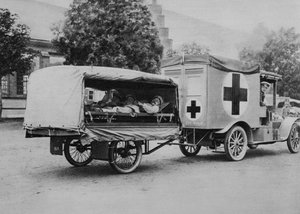 Ein deutscher Krankenwagen, Ostfront, Erster Weltkrieg, 1915