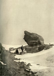 Ein großer Kenyte-Felsbrocken in der Nähe der Winterquartiere, ca. 1908, 1909