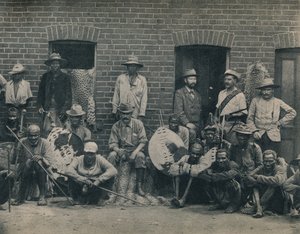 Eine Gruppe von Afrikanern und Zulus, um 1900
