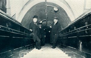 Eine bewegliche Treppe, 1922 von Unbekannt
