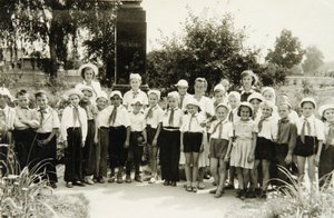 Eine Einheit junger Pioniere in Jalta, Krim, UdSSR, 1950er Jahre