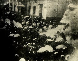 Eine Bombe explodiert am Tag der Hochzeit des Königs und der Königin von Spanien, Madrid, 1906 von Unbekannt