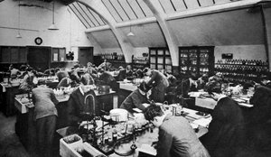 Ein Labor in einer Londoner Fachhochschule, 1926-1927