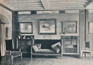 Ein Zimmer in der Pariser Residenz von Monsieur G. Roucher, mit Möbeln von Maurice Dufrene, ca. 1909 von Unbekannt