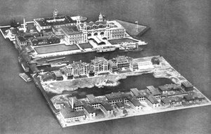 Luftaufnahme der Einwanderungsstation Ellis Island, New York, USA von Unbekannt