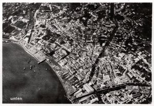 Luftaufnahme von Funchal, Madeira, aus einem Zeppelin, 1928-1933 von Unbekannt