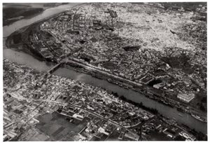Luftaufnahme von Sevilla, Spanien, von einem Zeppelin, 1929-1933 von Unbekannt