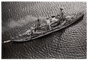 Luftaufnahme des deutschen Schlachtschiffs SMS Schlesien, von einem Zeppelin, um 1931-1933 von Unbekannt