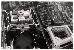 Luftaufnahme der Library of Congress, Washington DC, USA, aus einem Zeppelin, 1928-1933 von Unbekannt
