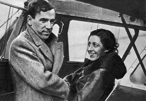Amy Johnson, britische Fliegerin, kurz vor dem Aufbruch nach Kapstadt von Unbekannt