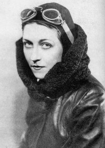 Amy Johnson, Pilotin, ca. 1930er, 1936