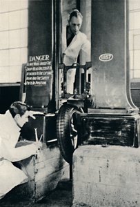 Ein Aufpralltest im Dunlop-Testhaus, 1937