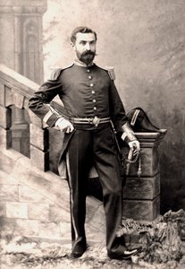 Ein Offizier in voller Uniform