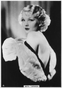 Anya Taranda, amerikanisches Model, Showgirl und Schauspielerin, ca. 1938 von Unbekannt