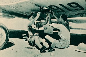 Bewaffnungsabteilung bei der Arbeit, 1940 von Unbekannt