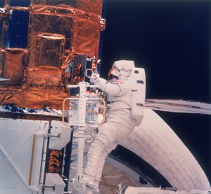 Astronaut auf Shuttle-Mission 41-C, 1984