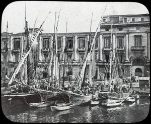 Am Kai, Hafen von Messina, Sizilien, Italien, spätes 19. oder frühes 20. Jahrhundert von Unbekannt
