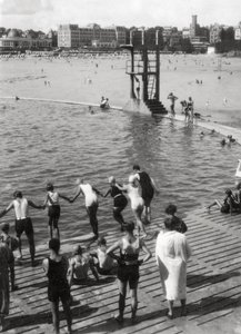 Schwimmbecken, Dinard, Bretagne, Frankreich, 20. Jahrhundert von Unbekannt