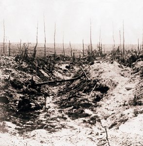 Schlachtfeld, um 1914-1918 von Unbekannt