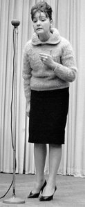 Bella Achmadulina, russische Dichterin, 1960er Jahre von Unbekannt