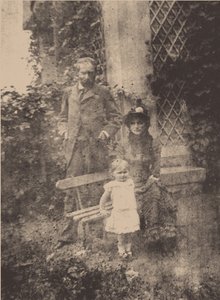 Berthe Morisot, ihr Ehemann Eugène Manet und ihre Tochter Julie, ca. 1881