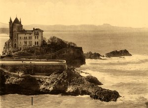 Biarritz - La Villa Belza und die Kette der Pyrenäen, ca. 1930 von Unbekannt