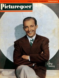 Bing Crosby 1903-1977, amerikanischer Sänger und Schauspieler, 1944 von Unbekannt