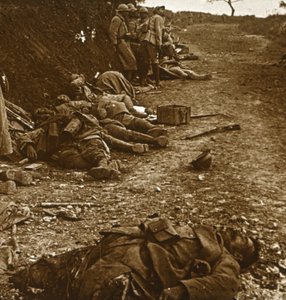 Leichen nach der Einnahme von Courcelles, Nordfrankreich, 1918