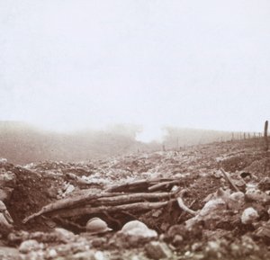 Bombardierung, Le Mort Homme, Toter Manns Hügel, Nordfrankreich, ca. 1914-1918 von Unbekannt