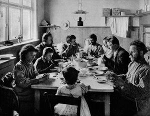 Frühstückszeit, ca. 1910, 1911 von Unbekannt